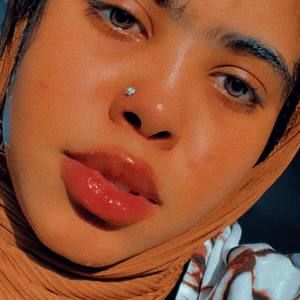 Meet your Posher, Ayan